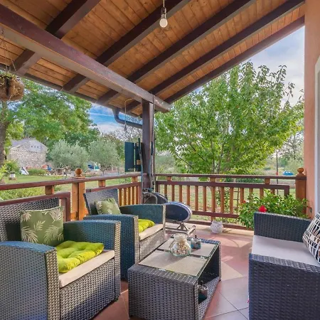 House Toni For 8 Persons *