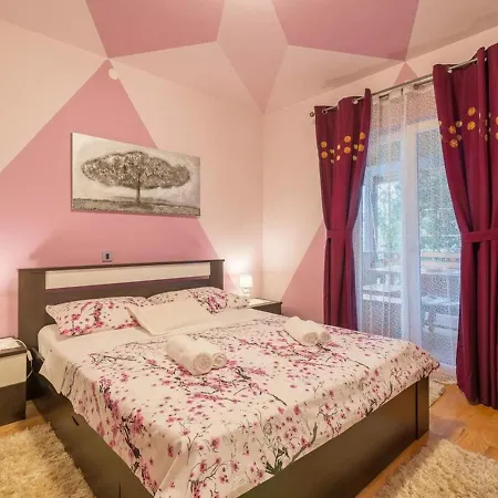 House Toni For 8 Persons